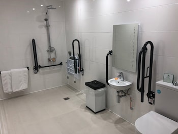 Standard Room, 1 Queen Bed, Accessible (Wheelchair)