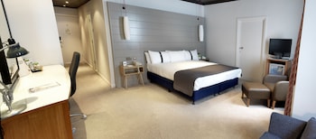 Standard Room, 1 Queen Bed, Accessible (Wheelchair)