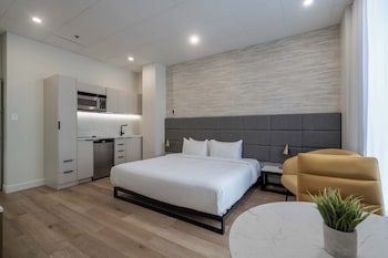 Suite, 1 King Bed, Non Smoking