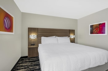 Standard Room, 1 King Bed, Non Smoking (Small Room)