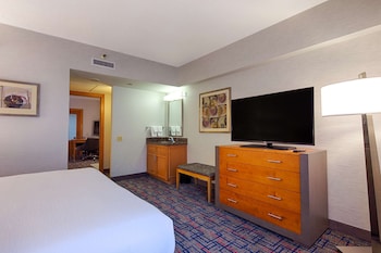 Business Suite, 1 King Bed, Non Smoking