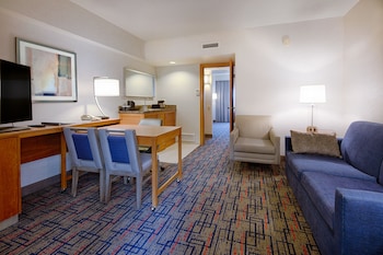 Business Suite, 1 King Bed, Non Smoking