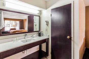 Standard Room, 2 Queen Beds, Smoking
