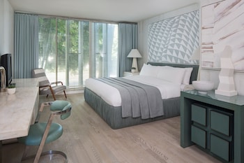 Deluxe Room, 1 King Bed