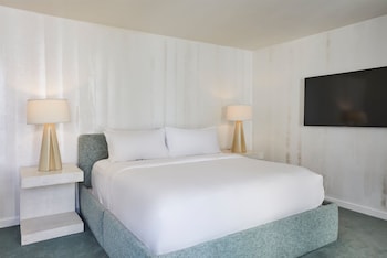 Classic Room, 1 King Bed (Canon Building)