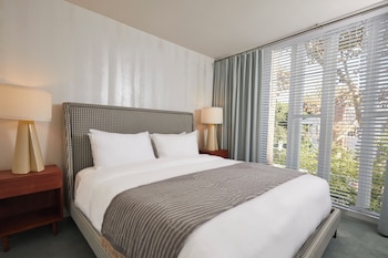 Deluxe Room, 1 King Bed