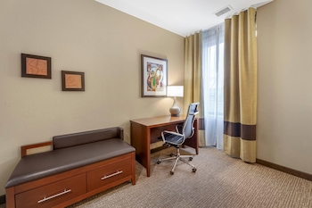 Business Suite, 1 King Bed with Sofa bed, Non Smoking (Upgrade)