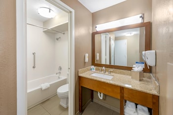 Room, 2 Double Beds, Non Smoking, River View (Larger unit)
