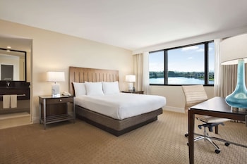 Room, 1 King Bed, Accessible, Bathtub