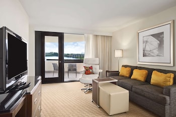 Suite, 1 Bedroom (Screened Balcony)