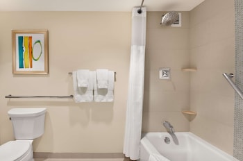 Deluxe Room, 2 Queen Beds, Lagoon View