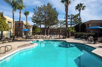 Room, 1 King Bed, Non Smoking, Pool View