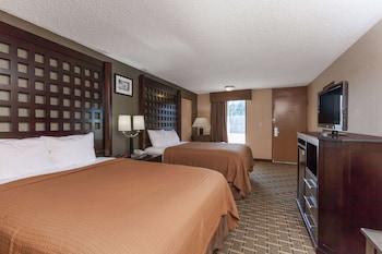 Room, 2 Queen Beds, Accessible, Non Smoking (Mobility)