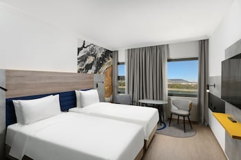 Premium Twin Room, City View