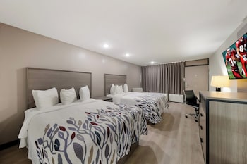 Deluxe Room, 2 Double Beds, Non Smoking, Poolside