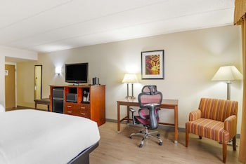 Standard Room, 2 Queen Beds, Non Smoking, Microwave