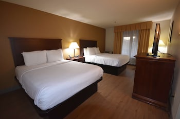 Suite, 2 Queen Beds, Non Smoking, Refrigerator & Microwave (with Sofabed)