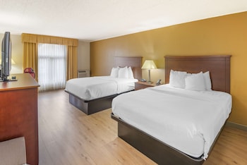 Standard Room, 2 Queen Beds, Non Smoking, Microwave