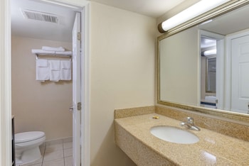 Standard Room, 2 Queen Beds, Non Smoking, Microwave
