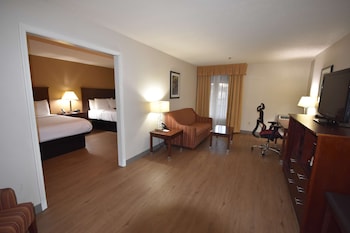 Suite, 2 Queen Beds, Non Smoking, Refrigerator & Microwave (with Sofabed)