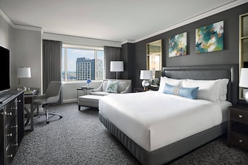 Premier Room, 1 King Bed (Mobility Accessible, Tub)