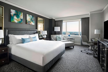 Premier Room, 1 King Bed (Mobility Accessible, Tub)
