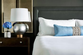Premier Room, 1 King Bed (Mobility Accessible, Tub)