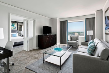 Executive Suite, 1 King Bed with Sofa bed