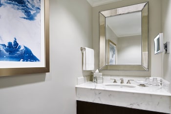 Premier Room, 1 King Bed (Mobility Accessible, Tub)