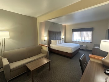 Suite, 1 King Bed, Accessible, Bathtub (with Sofabed)
