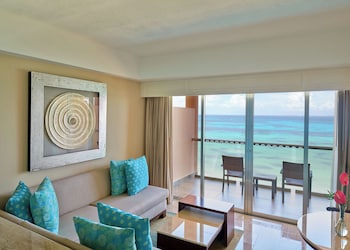Ocean Front Suite Double (2 Queen)