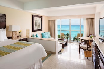 Ocean Front Suite (1 King)