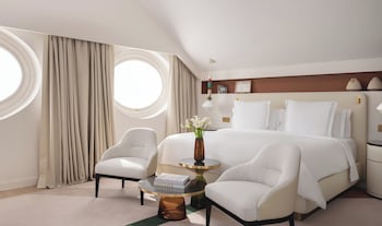 Suite, 1 King Bed (Designer)