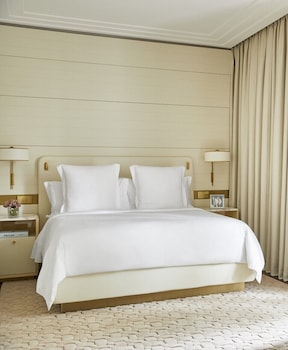 Superior Room, 1 King Bed