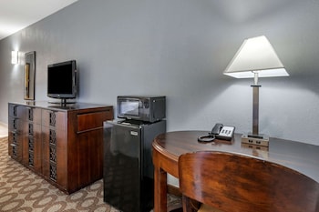 Standard Room, 2 Queen Beds, Non Smoking