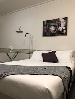 Deluxe Twin Suite