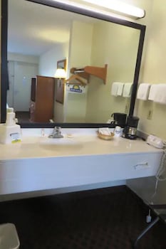 Standard Room, 1 King Bed, Accessible