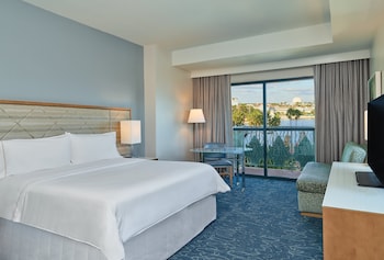 Traditional Room, 1 King Bed (Hearing Accessible)