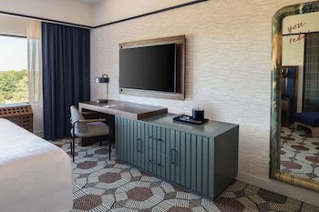 Deluxe Room, 1 King Bed