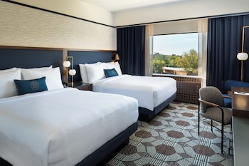 Deluxe Room, 2 Queen Beds, Non Smoking