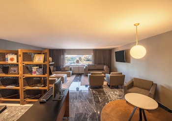 Club Room, 1 King Bed (Fiesta)