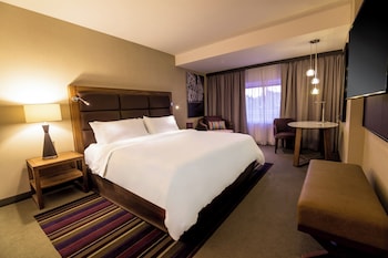 Club Room, 1 King Bed (Fiesta)