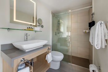 Room, 1 King Bed, Tower