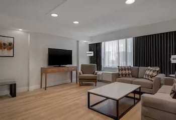 1 King Executive Suite