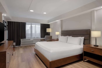 1 King Prime Minister Suite