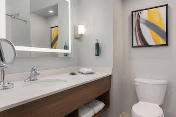 2 Queen Beds Suite with Living Room