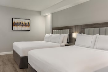 2 Queen Beds Suite with Living Room