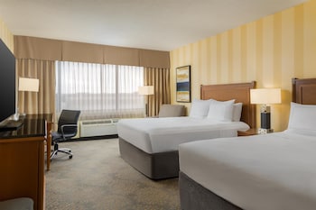 2 Queen Beds