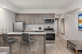 1 King Bed Suite with Living Room