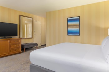 1 King Deluxe Room
